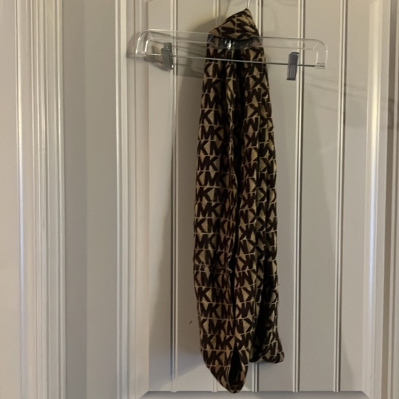 Michael Kors infinity scarf - Picture 2 of 3